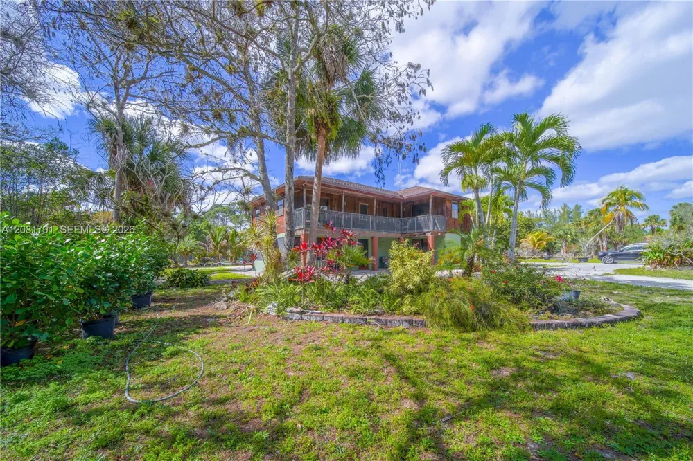 576 Marshall Rd West Palm Beach, FL 33413
