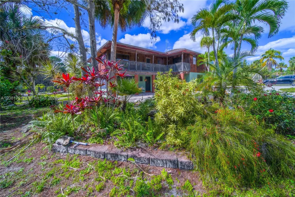 576 Marshall Rd West Palm Beach, FL 33413