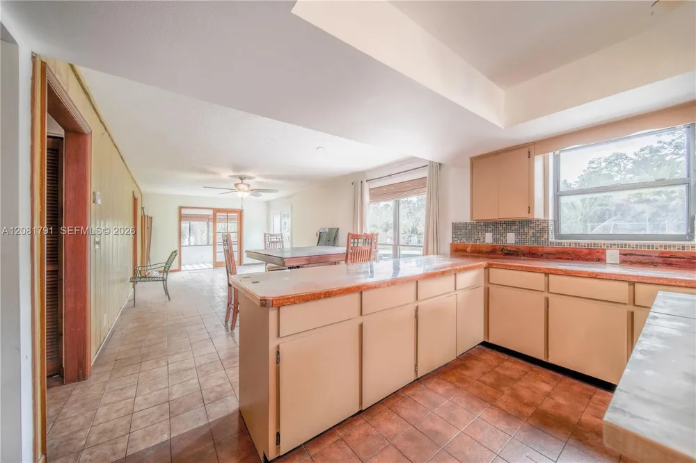 576 Marshall Rd West Palm Beach, FL 33413