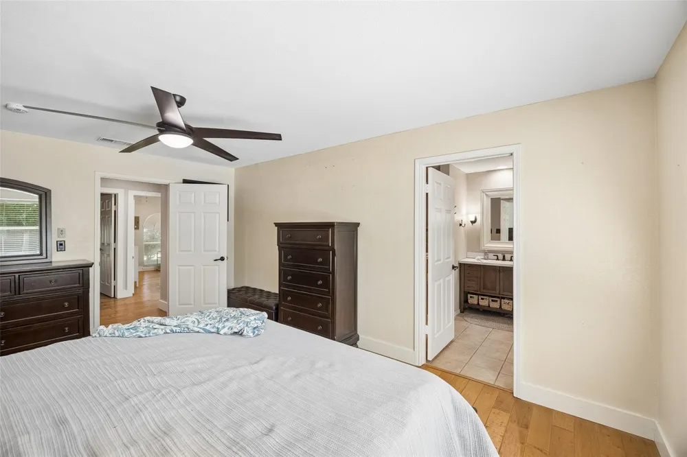 1203 Oakwood Trail Southlake, TX 76092
