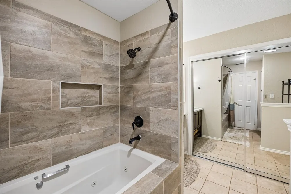 1203 Oakwood Trail Southlake, TX 76092