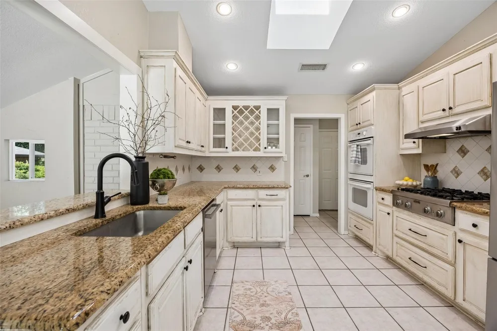 1203 Oakwood Trail Southlake, TX 76092