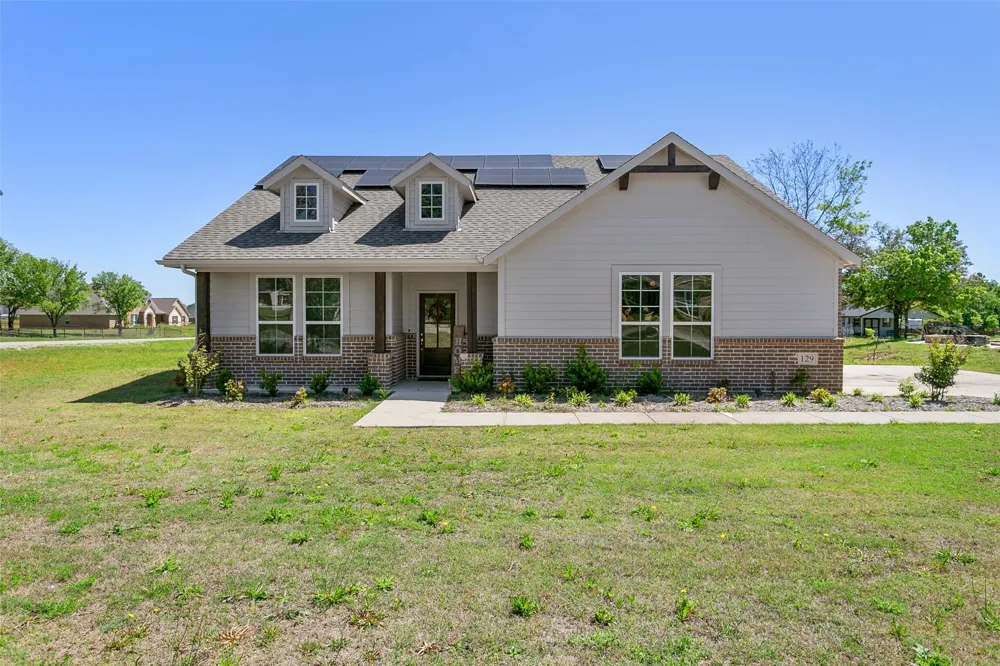 129 Cooper Court Springtown, TX 76082