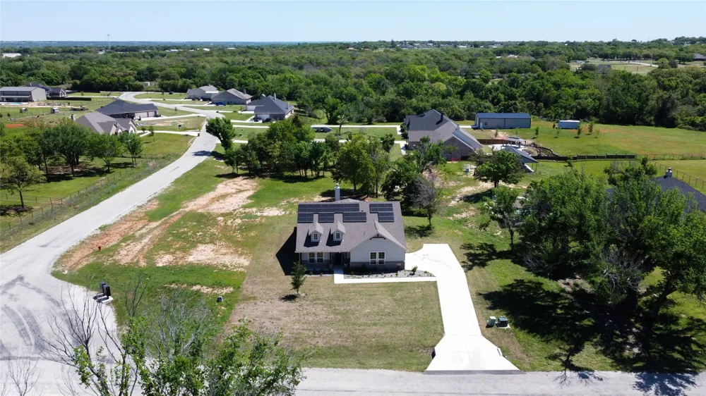 129 Cooper Court Springtown, TX 76082
