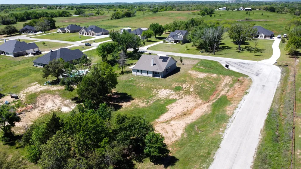 129 Cooper Court Springtown, TX 76082