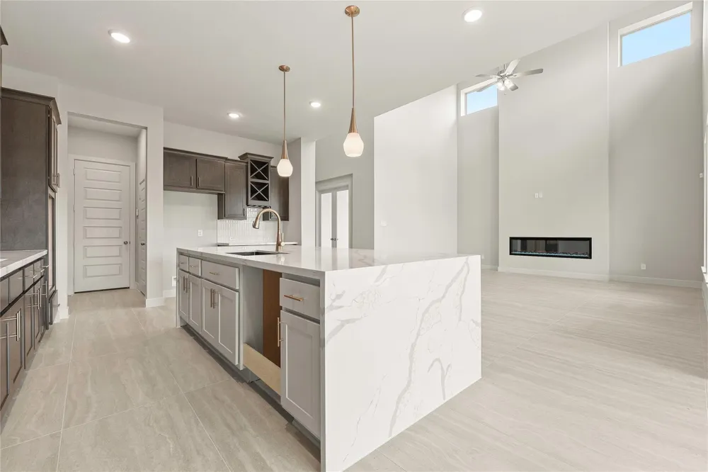 813 Caballos Drive League City, TX 77546