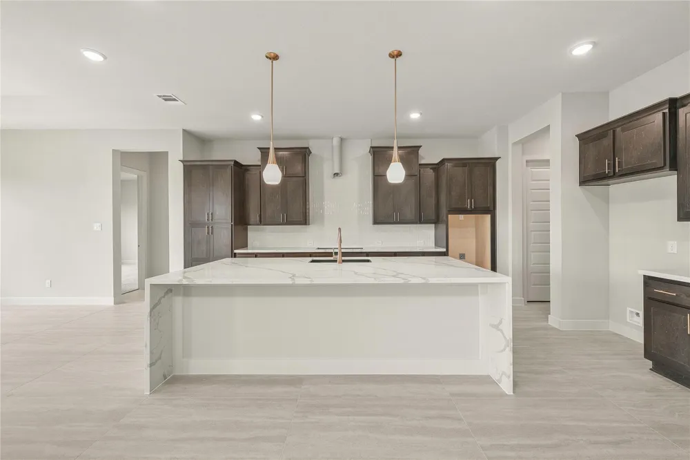 813 Caballos Drive League City, TX 77546