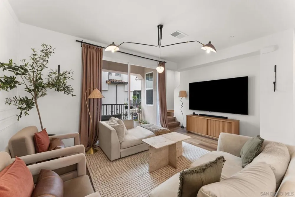 427 Omega Gln Escondido, CA 92025