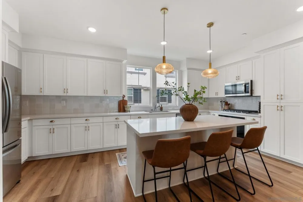 427 Omega Gln Escondido, CA 92025