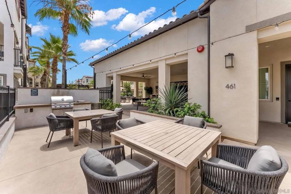 427 Omega Gln Escondido, CA 92025