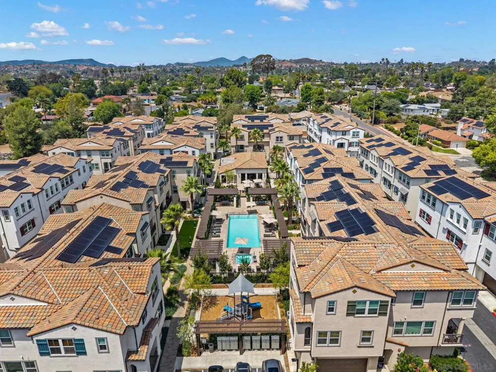 427 Omega Gln Escondido, CA 92025