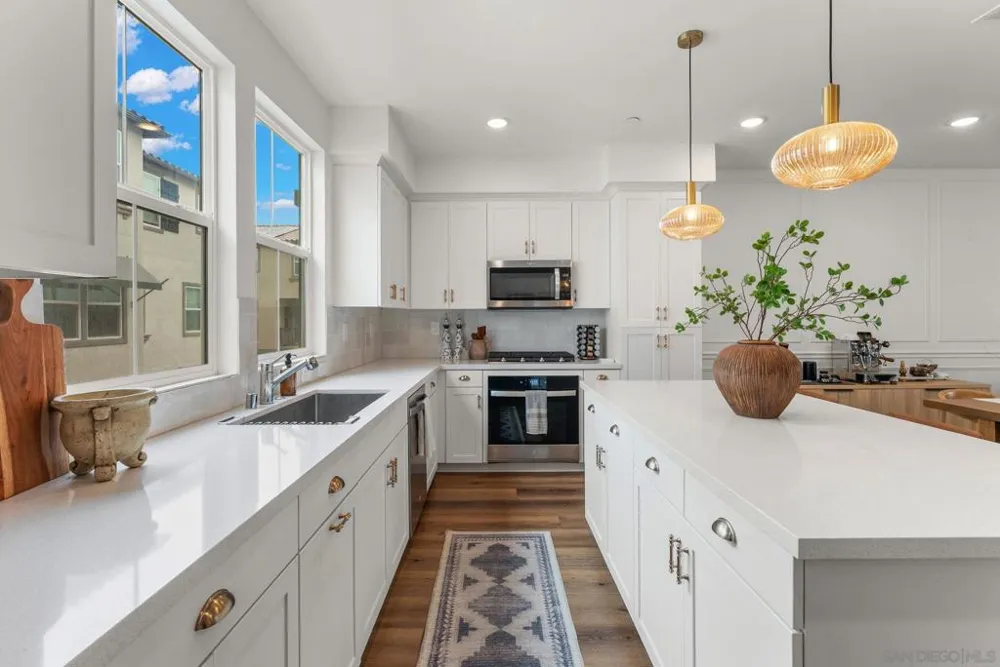 427 Omega Gln Escondido, CA 92025