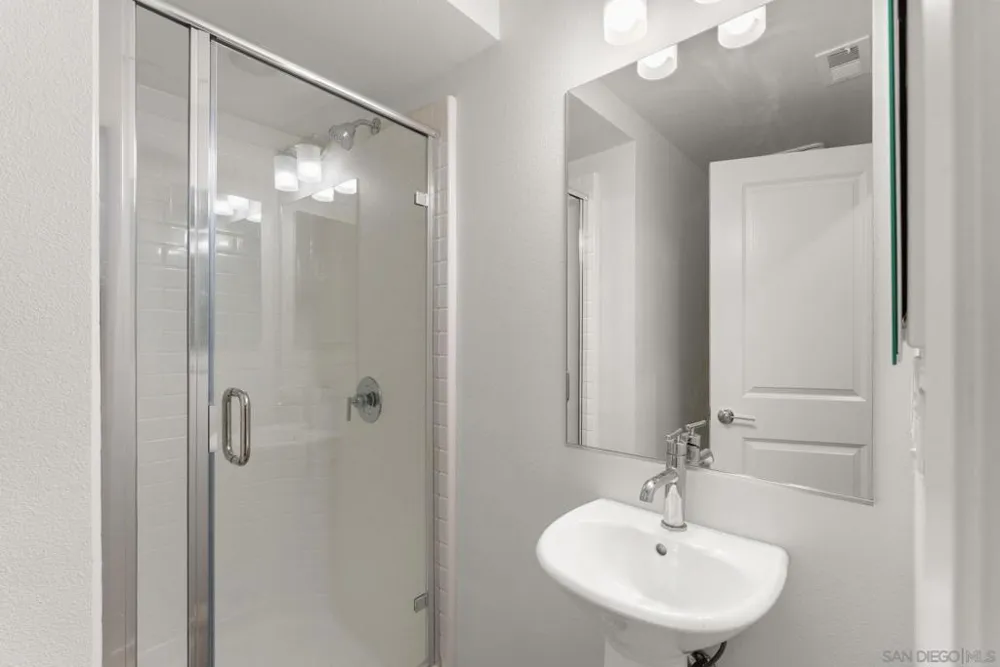 427 Omega Gln Escondido, CA 92025
