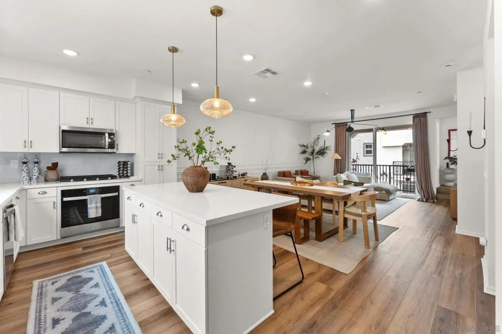 427 Omega Gln Escondido, CA 92025