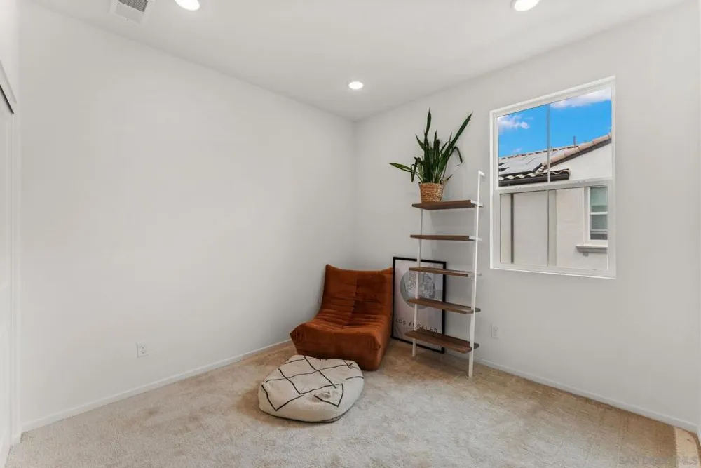 427 Omega Gln Escondido, CA 92025