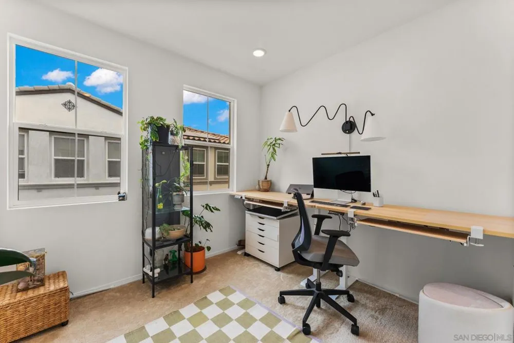 427 Omega Gln Escondido, CA 92025