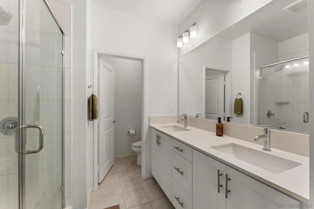 427 Omega Gln Escondido, CA 92025