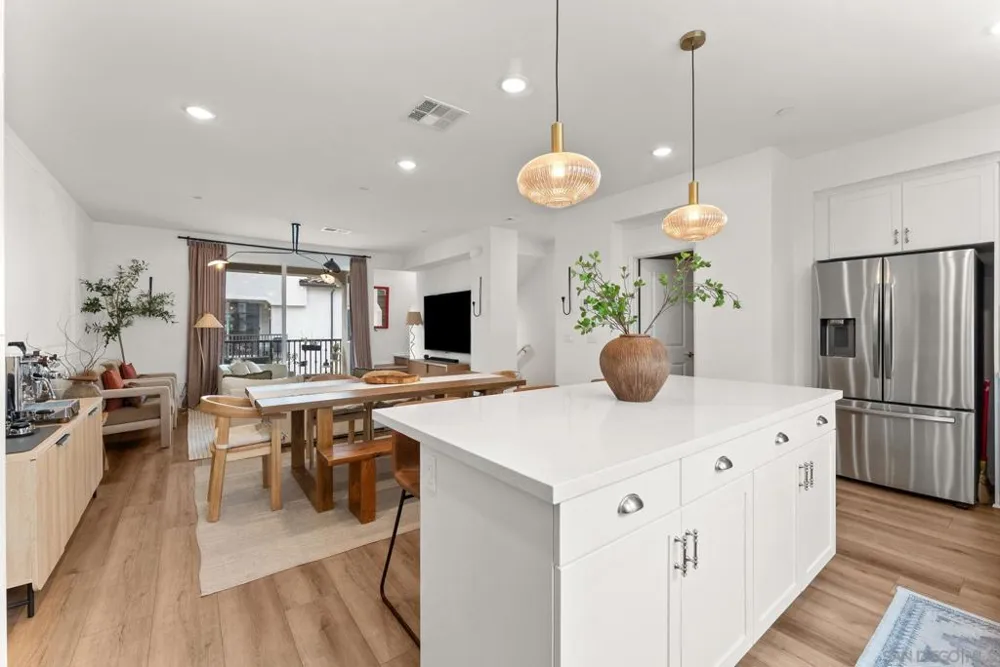 427 Omega Gln Escondido, CA 92025