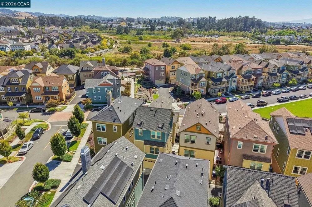 1902 Shasta Ln Hercules, CA 94547