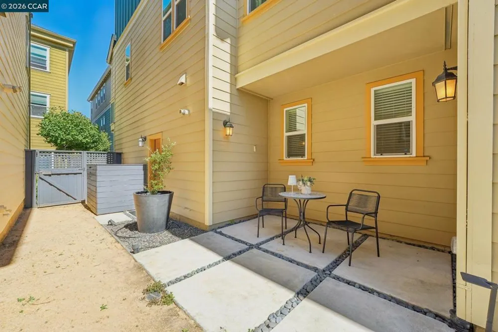 1902 Shasta Ln Hercules, CA 94547