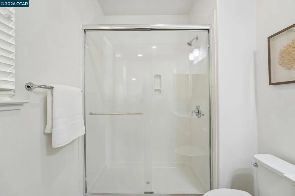 1902 Shasta Ln Hercules, CA 94547