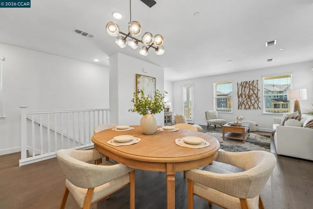 1902 Shasta Ln Hercules, CA 94547