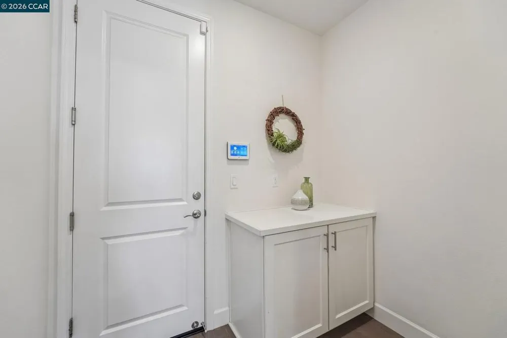 1902 Shasta Ln Hercules, CA 94547