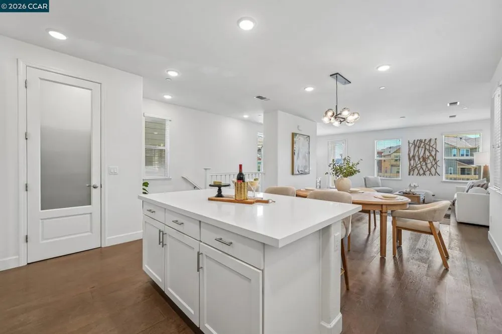 1902 Shasta Ln Hercules, CA 94547