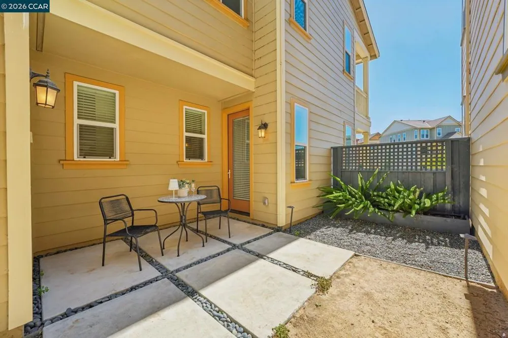 1902 Shasta Ln Hercules, CA 94547