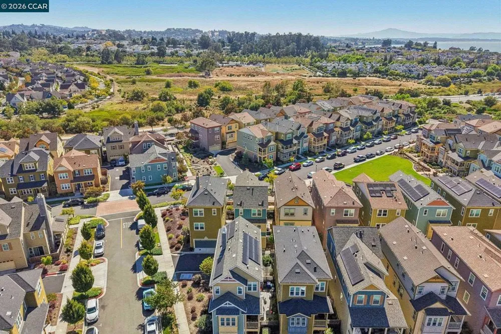 1902 Shasta Ln Hercules, CA 94547