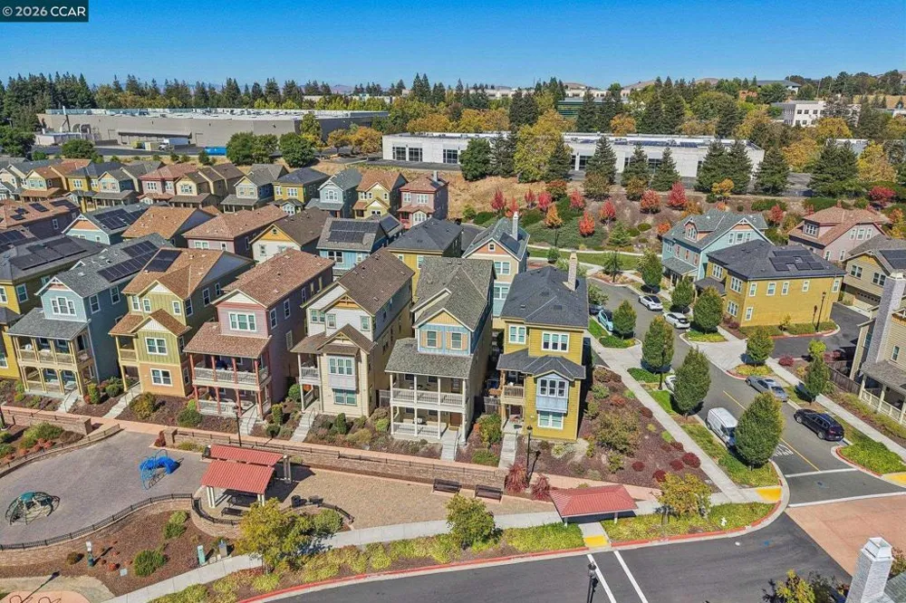 1902 Shasta Ln Hercules, CA 94547