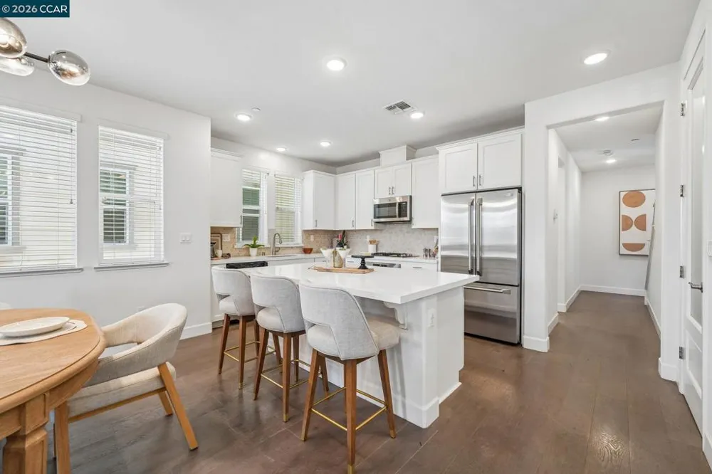 1902 Shasta Ln Hercules, CA 94547