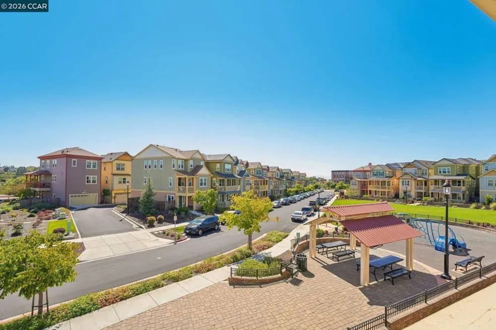 1902 Shasta Ln Hercules, CA 94547