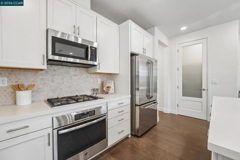 1902 Shasta Ln Hercules, CA 94547