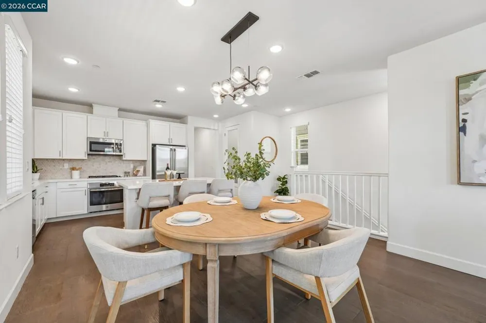 1902 Shasta Ln Hercules, CA 94547