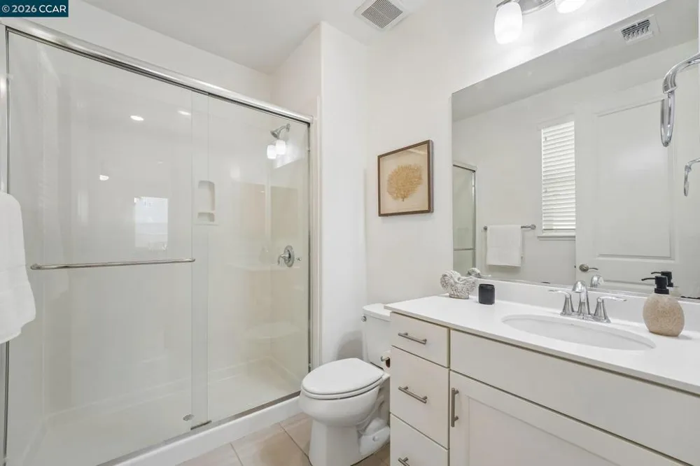 1902 Shasta Ln Hercules, CA 94547