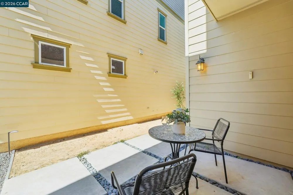 1902 Shasta Ln Hercules, CA 94547