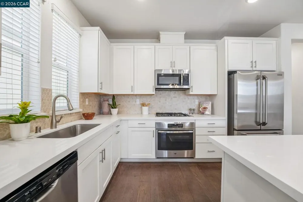 1902 Shasta Ln Hercules, CA 94547