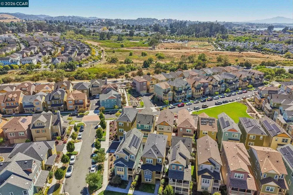 1902 Shasta Ln Hercules, CA 94547