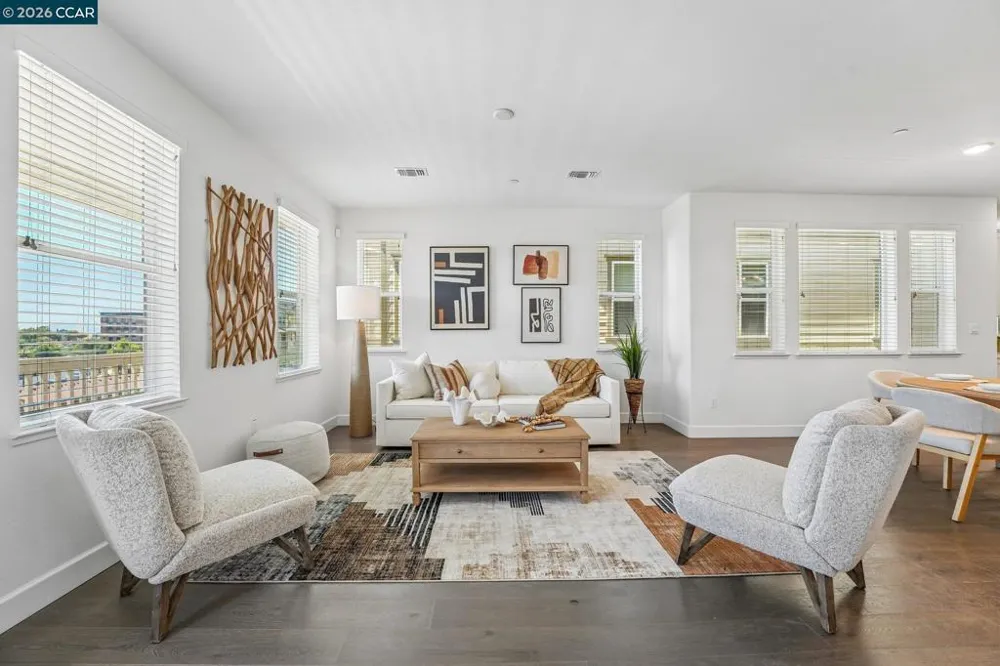 1902 Shasta Ln Hercules, CA 94547