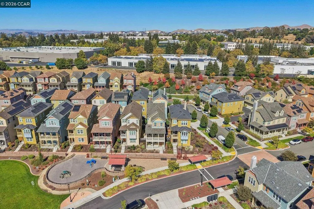 1902 Shasta Ln Hercules, CA 94547