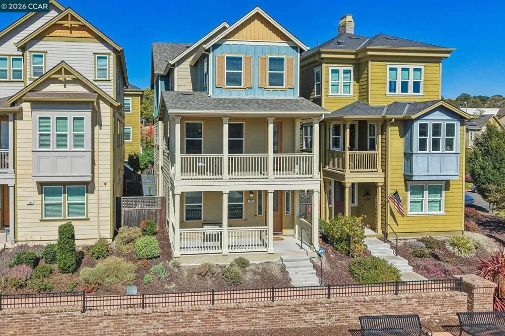 1902 Shasta Ln Hercules, CA 94547