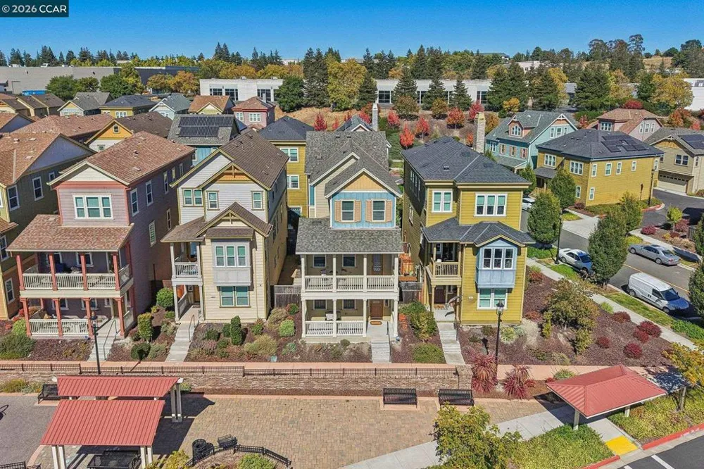 1902 Shasta Ln Hercules, CA 94547
