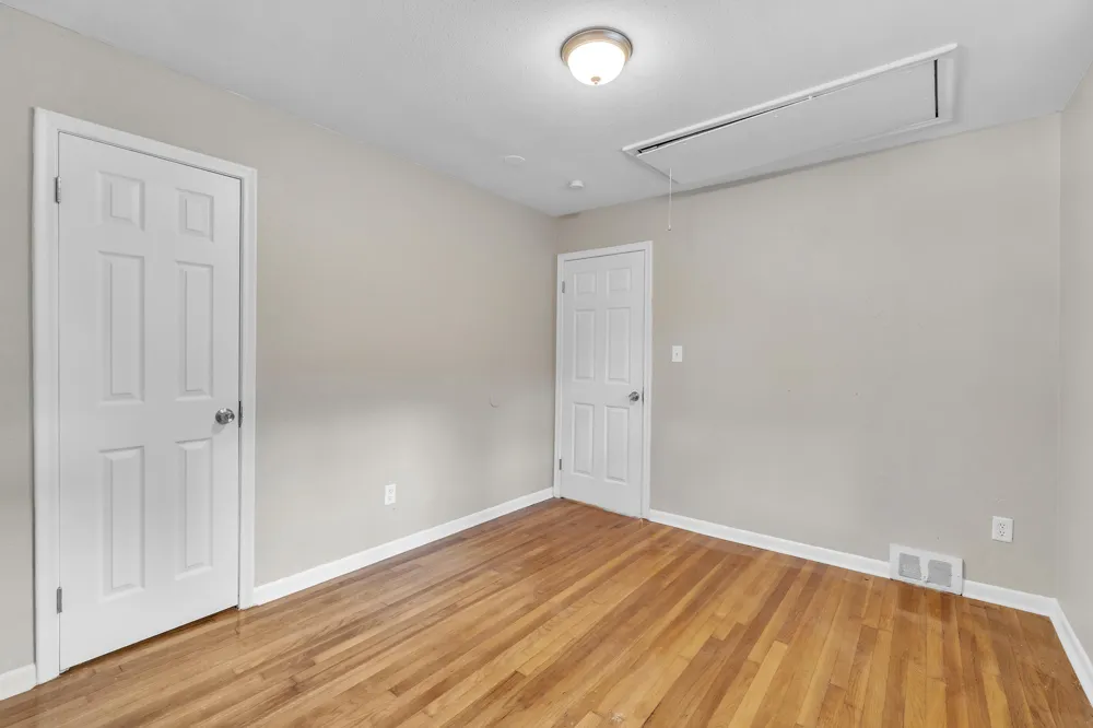 18491 Brady Redford, MI 48240