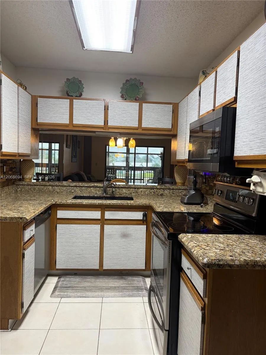 9830 W Mcnab Rd #208 Tamarac, FL 33321