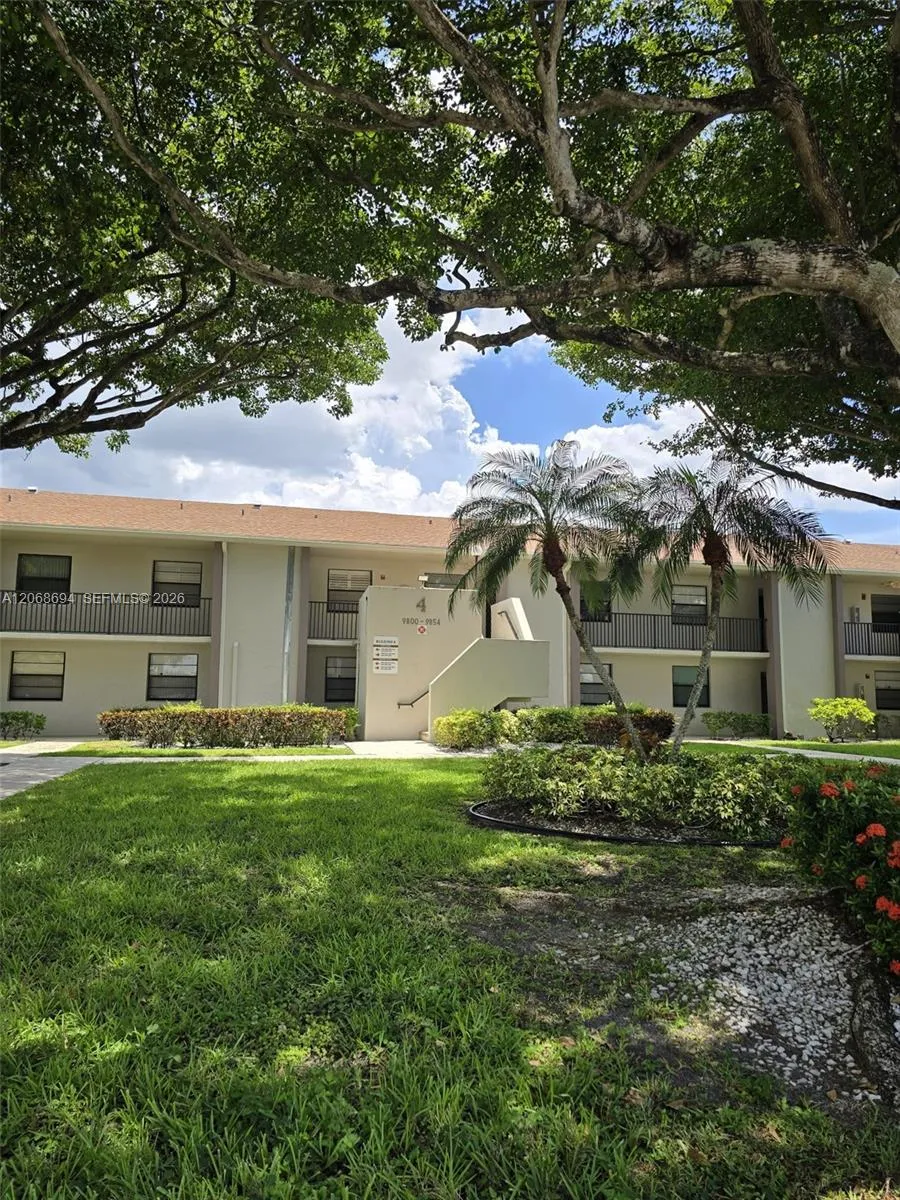 9830 W Mcnab Rd #208 Tamarac, FL 33321