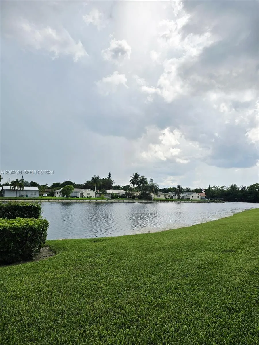 9830 W Mcnab Rd #208 Tamarac, FL 33321
