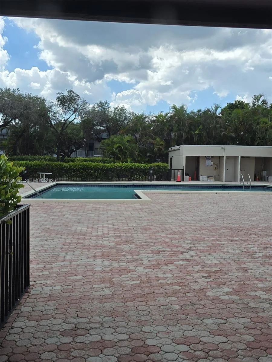 9830 W Mcnab Rd #208 Tamarac, FL 33321