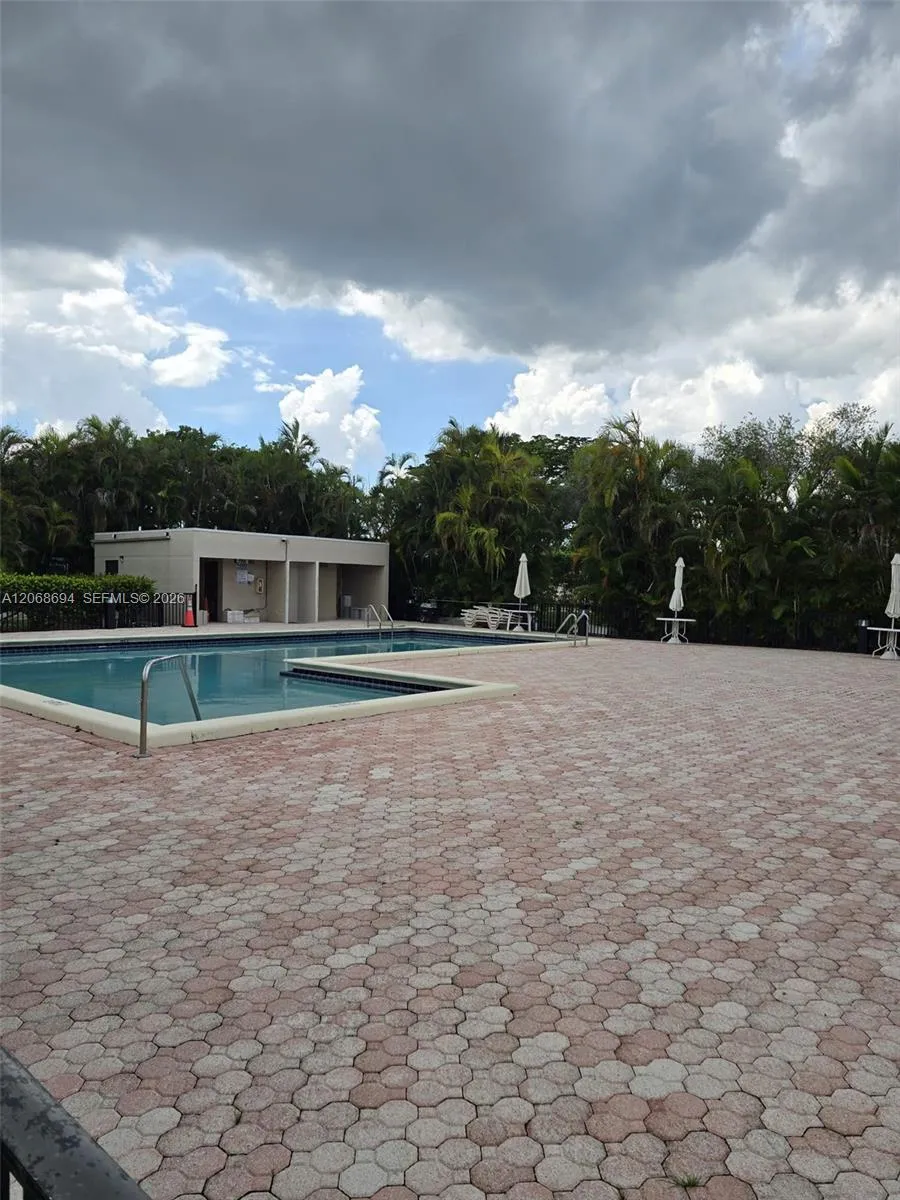 9830 W Mcnab Rd #208 Tamarac, FL 33321