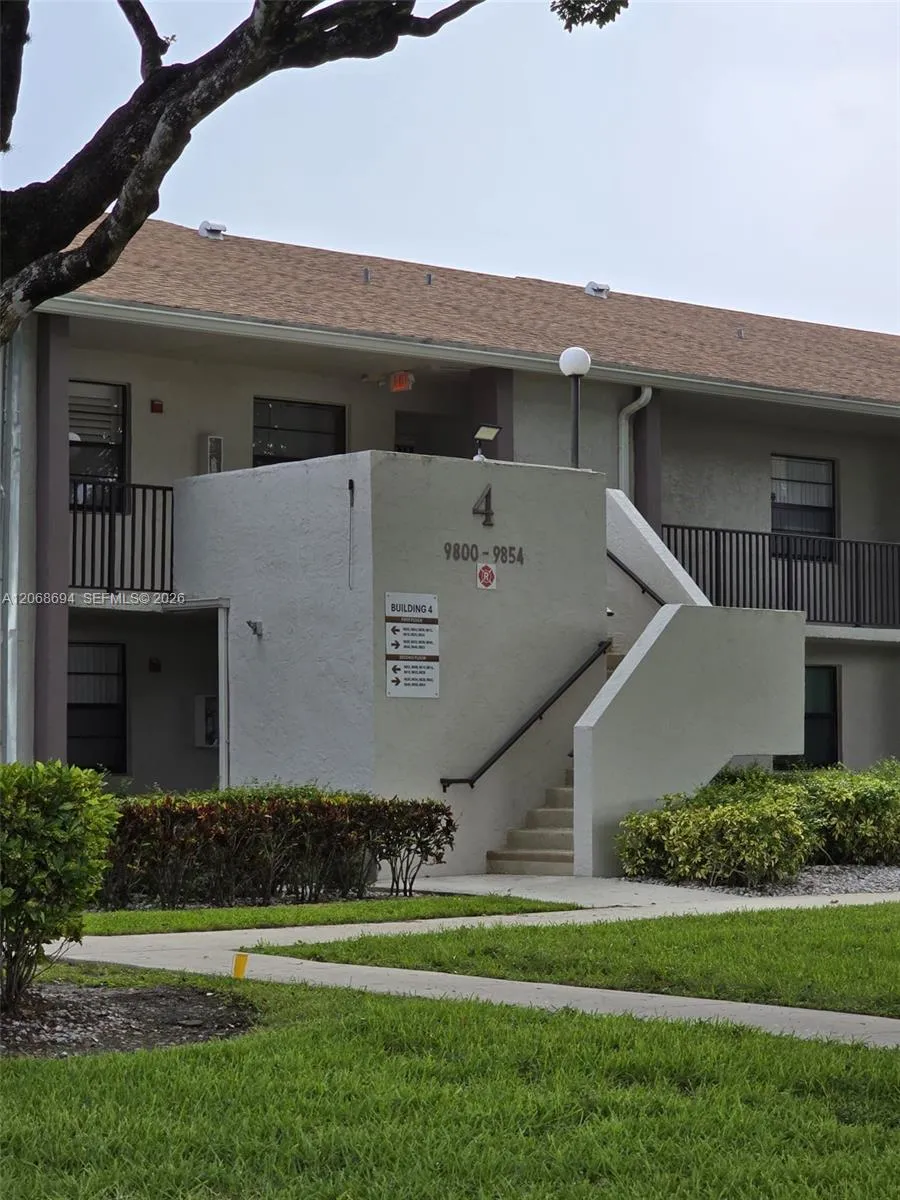 9830 W Mcnab Rd #208 Tamarac, FL 33321